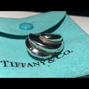 SOLD‼️‼️VNTG Tiffany & co scallop w gold rope ring